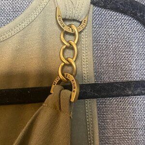 Michael Kors: elegant Gold chain scrunched tank top, army green, size L